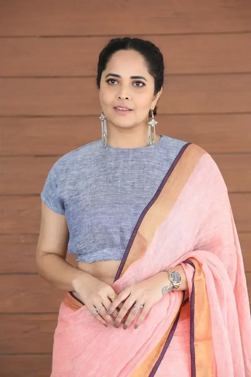 ANASUYA BHARADWAJ IN PINK SAREE 8